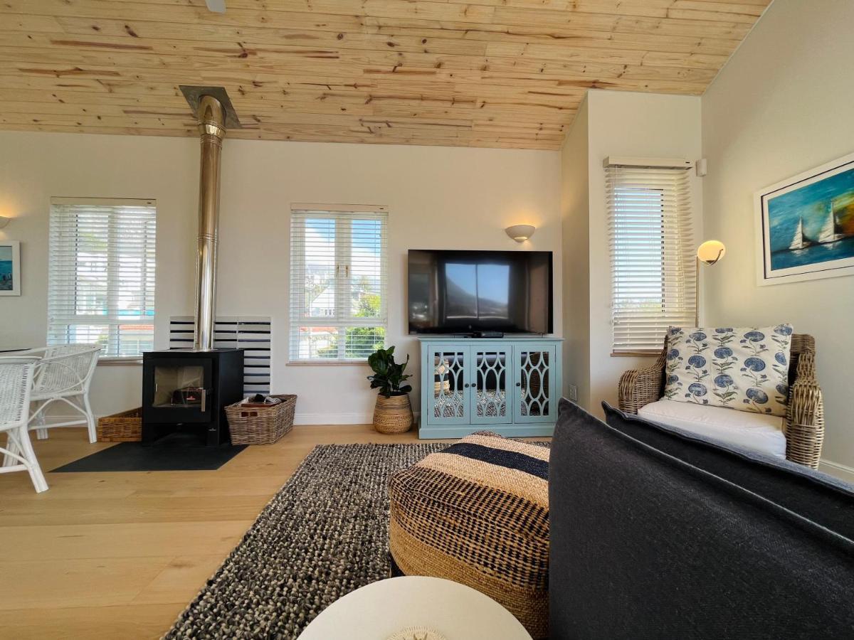 Moonshine - Two Bedroom House With Inverter Holiday home Cape Town