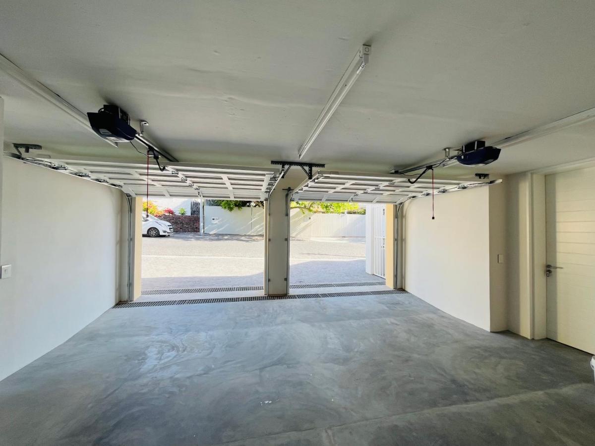 Moonshine - Two Bedroom House With Inverter Cape Town